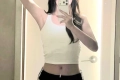 나시크롭티 입고 배꼽