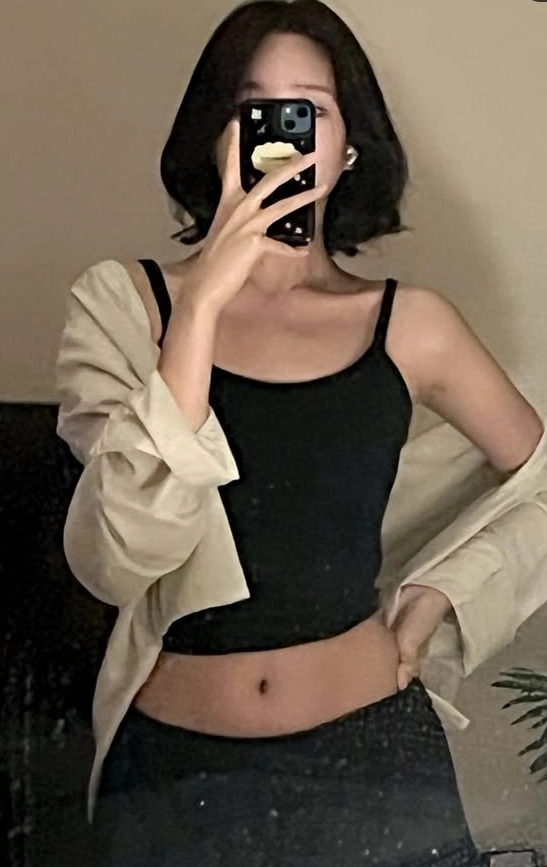 단발에 취향저격 배꼽