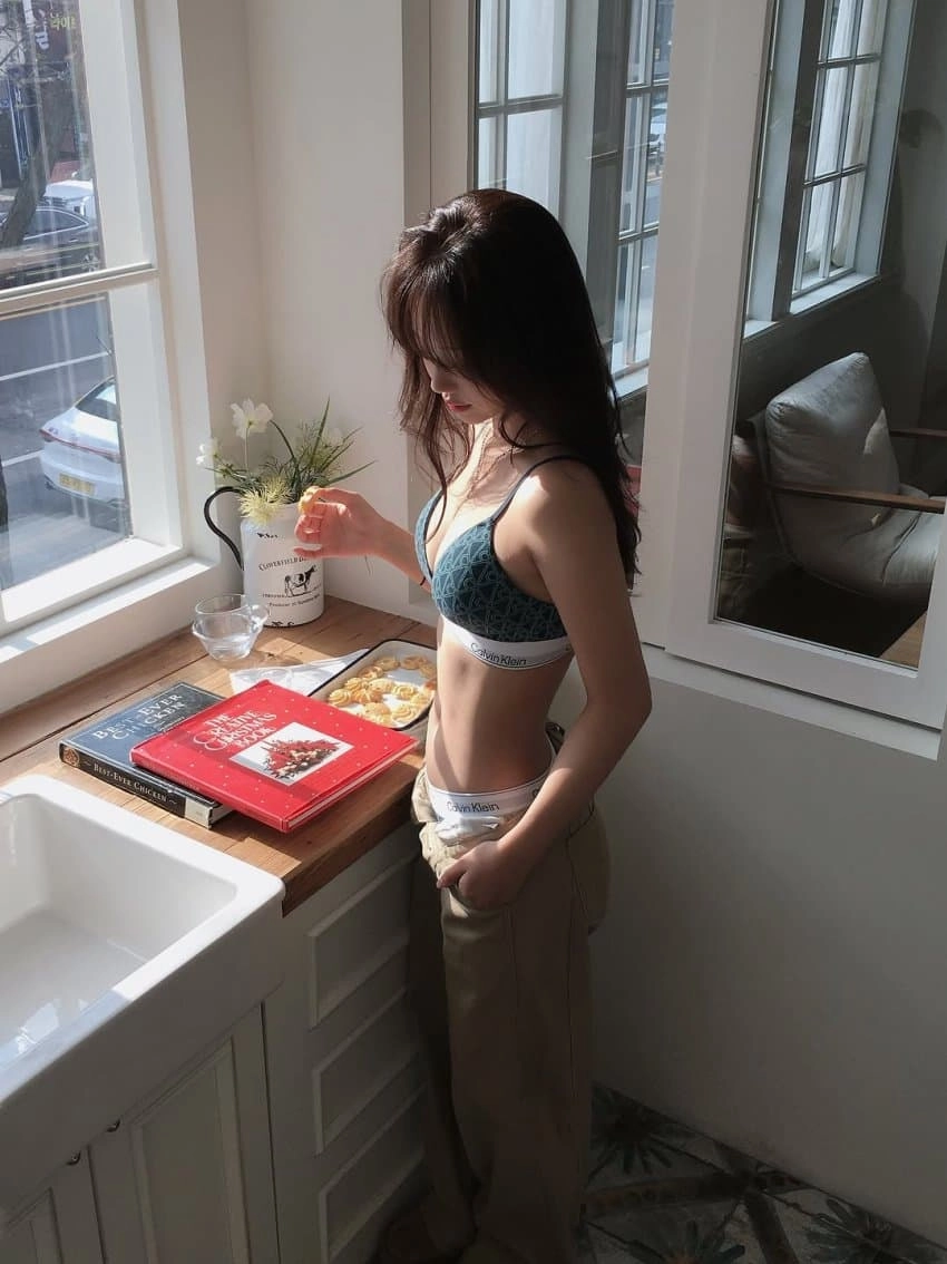 확 끌리는 속옷광고