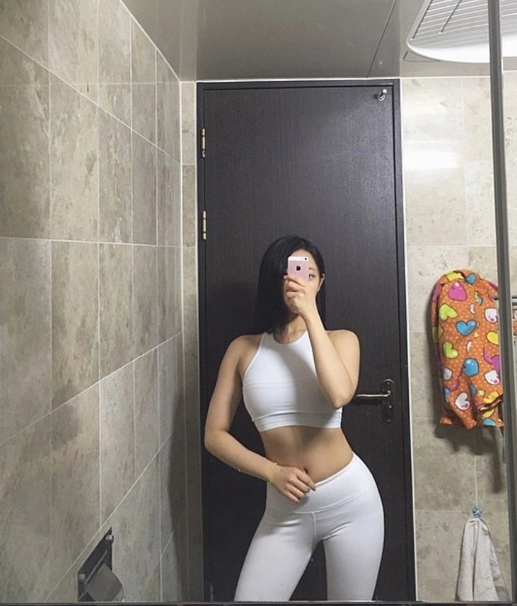 화장실에서 찰칵