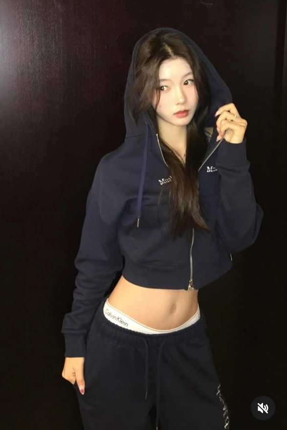 매력쩌는 배꼽 밴드라인