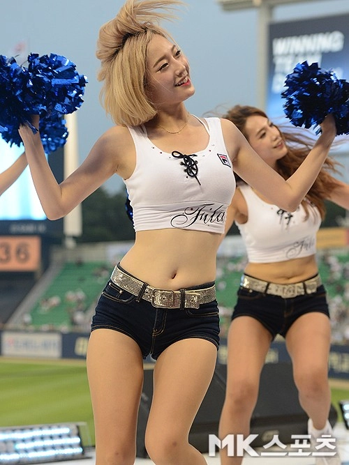 20대시절의 서현숙 치어리더