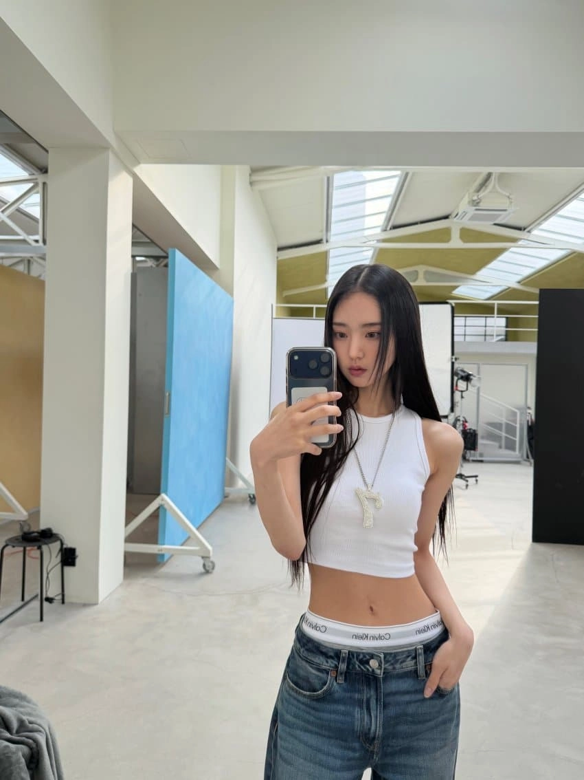 긴생머리 청바지 흰티조합 좋다