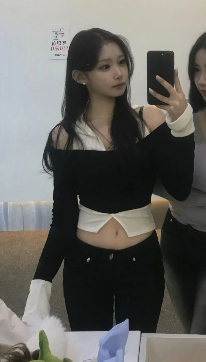 배꼽에 손톱도 안들어가겠다