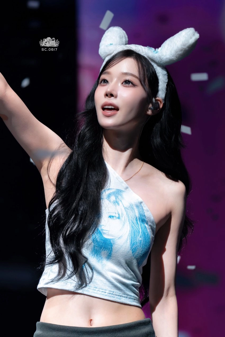 윈터 깨끗한 크롭티 배꼽