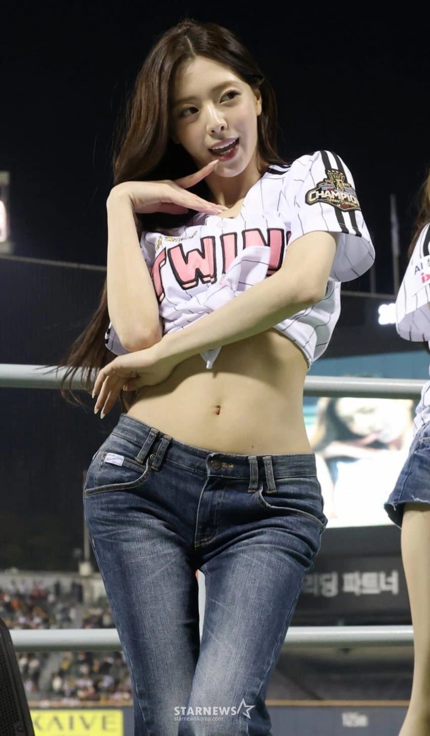 엘지 트윈스 시구하는 유나