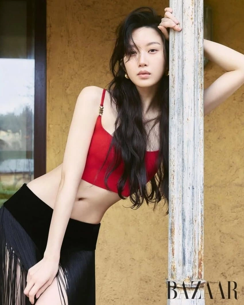 문가영 빨간탑 화보