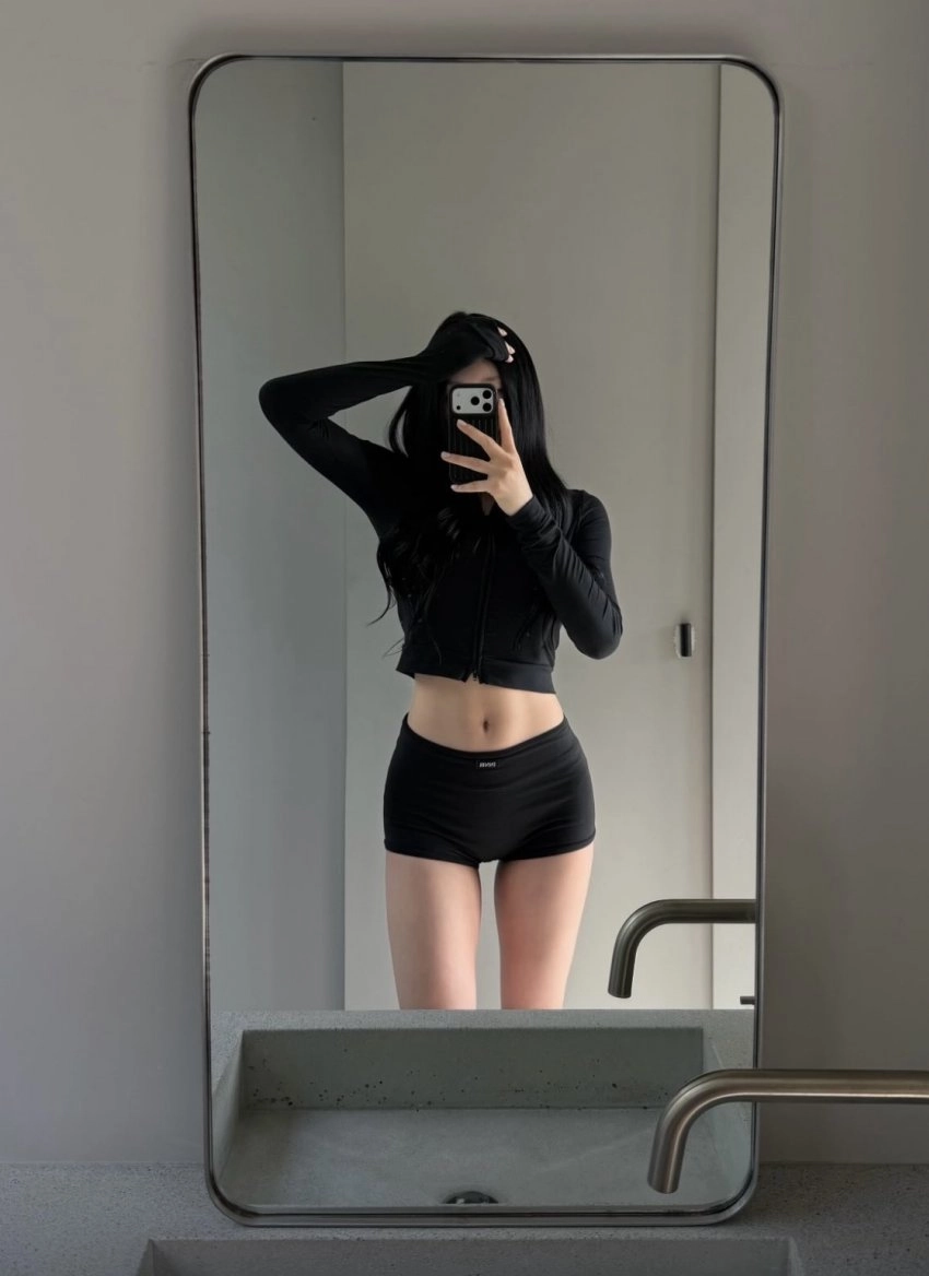 탑티어 밀착핏인데 구웃~