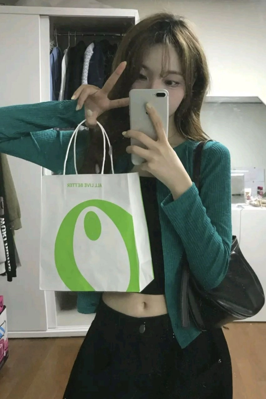 윈터닮은꼴 슬림 골반라인 예쁘닷