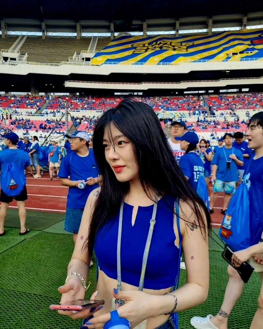 이승민 워터밤에서 크롭티 여신 미모