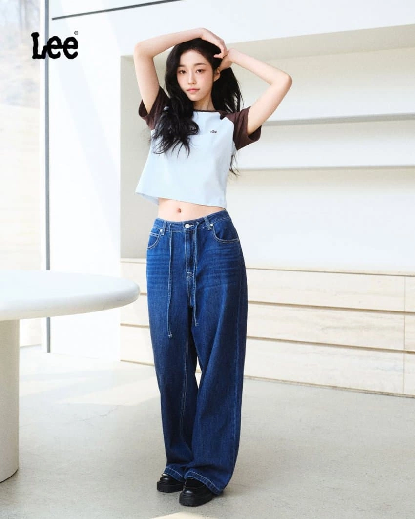 노윤서 겨드랑이 들면서 화보