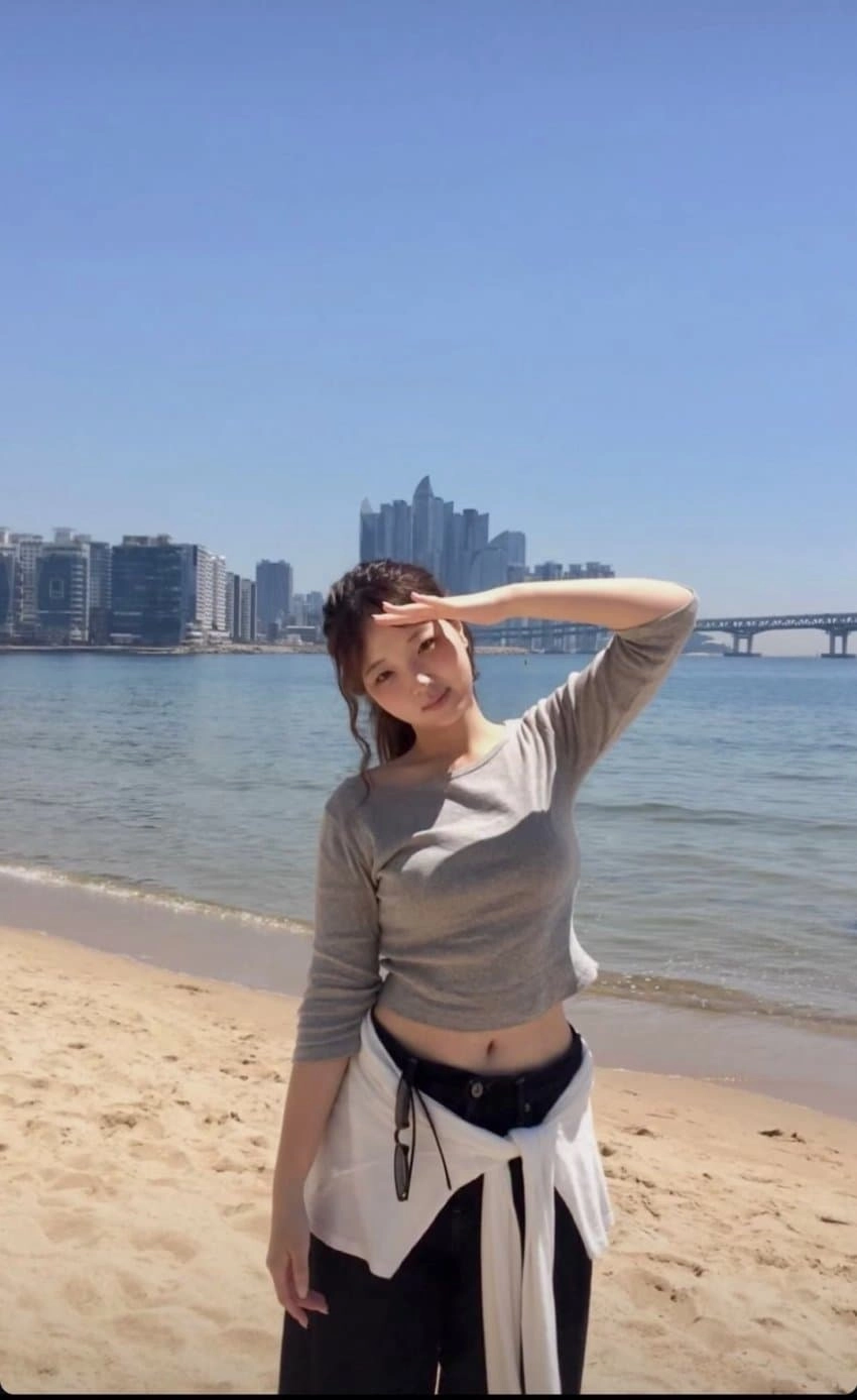 11 수련회중 크롭티 배꼽노출