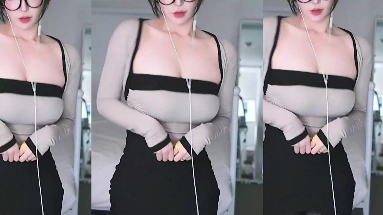 볼륨감 변화 느껴진 겨우디 가슴