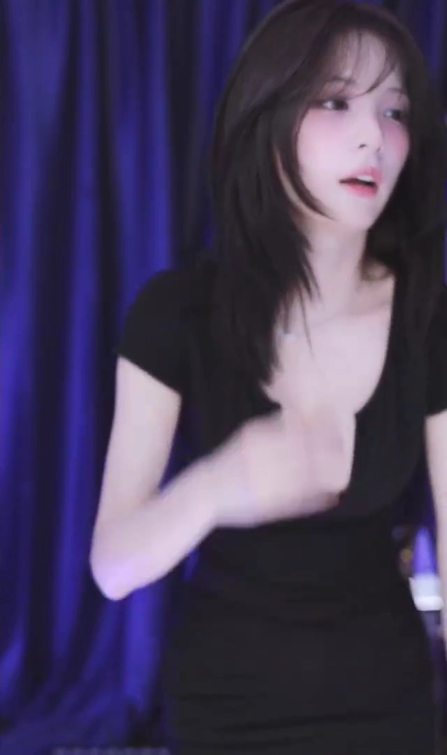 깅예솔 미드 드러낸 블랙 미시룩