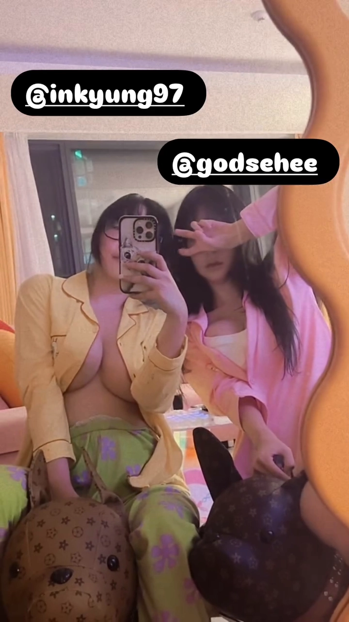 갓세희랑 인스타 찍던 강인경 언더붑 드러난 착샷
