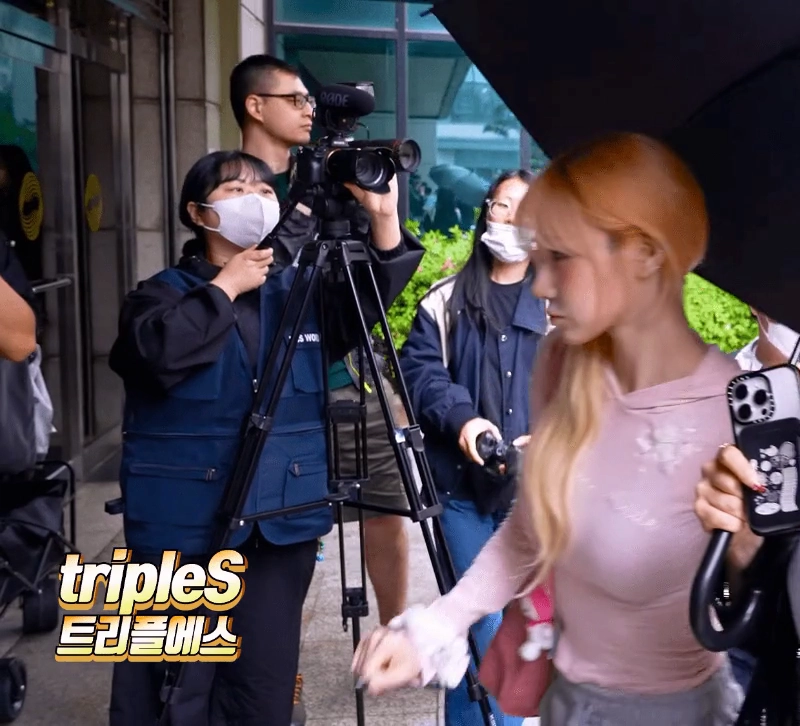 묵직한 가슴라인 자랑한 트리플에스 김나경