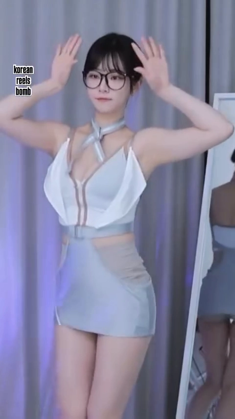 QWER 쵸단 가슴골 실시간으로 갈라졌던 전설의 여캠 클립